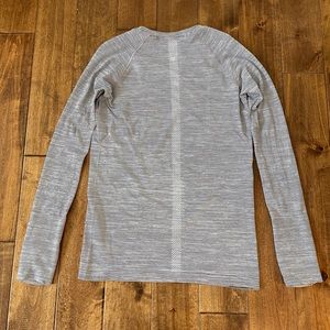 Lululemon swiftly long sleeve stripes sz 10